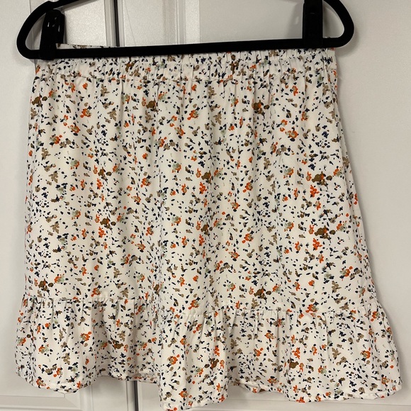 Aware by Vero Moda Mini Skirt - Picture 2 of 7